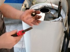 Nakon gašenja bojlera lampica i dalje svetli